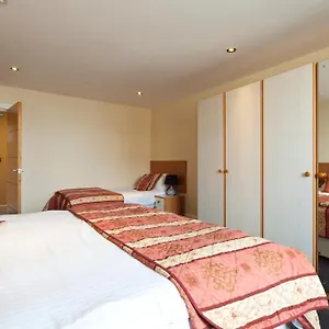 Queens Mansions: Duchess Apartment
